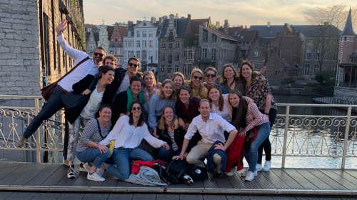 De stagiaire à Account Executive chez LEWIS